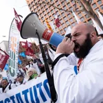 MADRID.-Los médicos vuelven este viernes a la huelga para rechazar el Estatuto Marco propuesto por Sanidad
