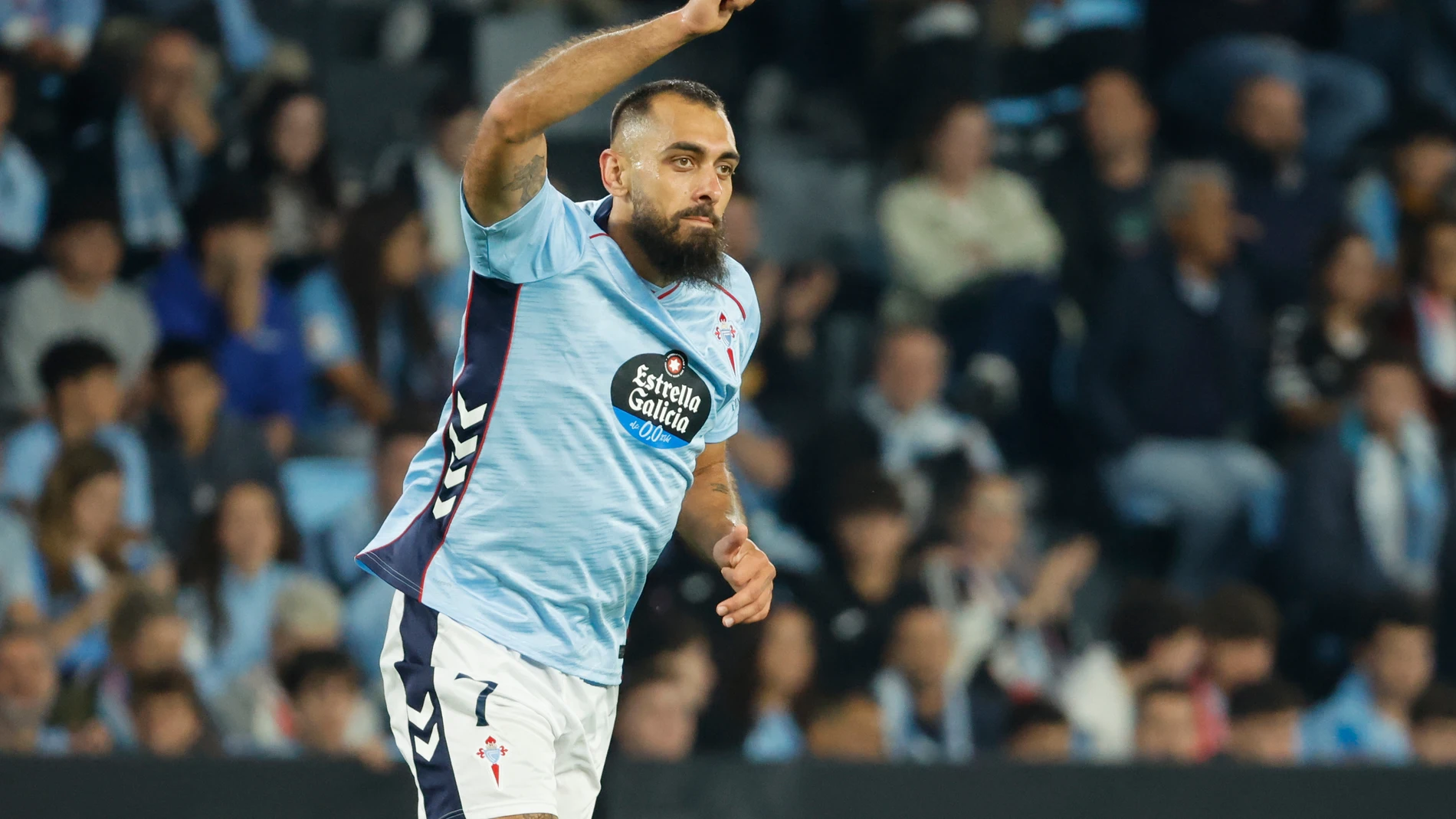 Celta's Borja Iglesias reacts after scoring during the Europa League soccer match between Celta Vigo and PAOK in Vigo, Spain, Thursday, Oct. 2, 2025. (AP Photo/Lalo R. Villar)