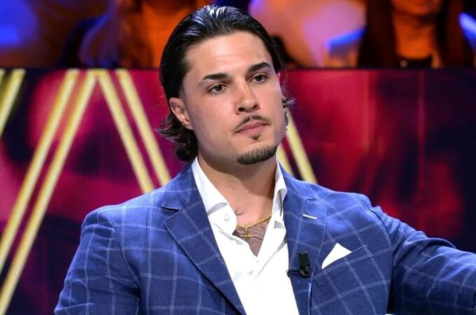 Carlo Costanzia, hijo de Mar Flores