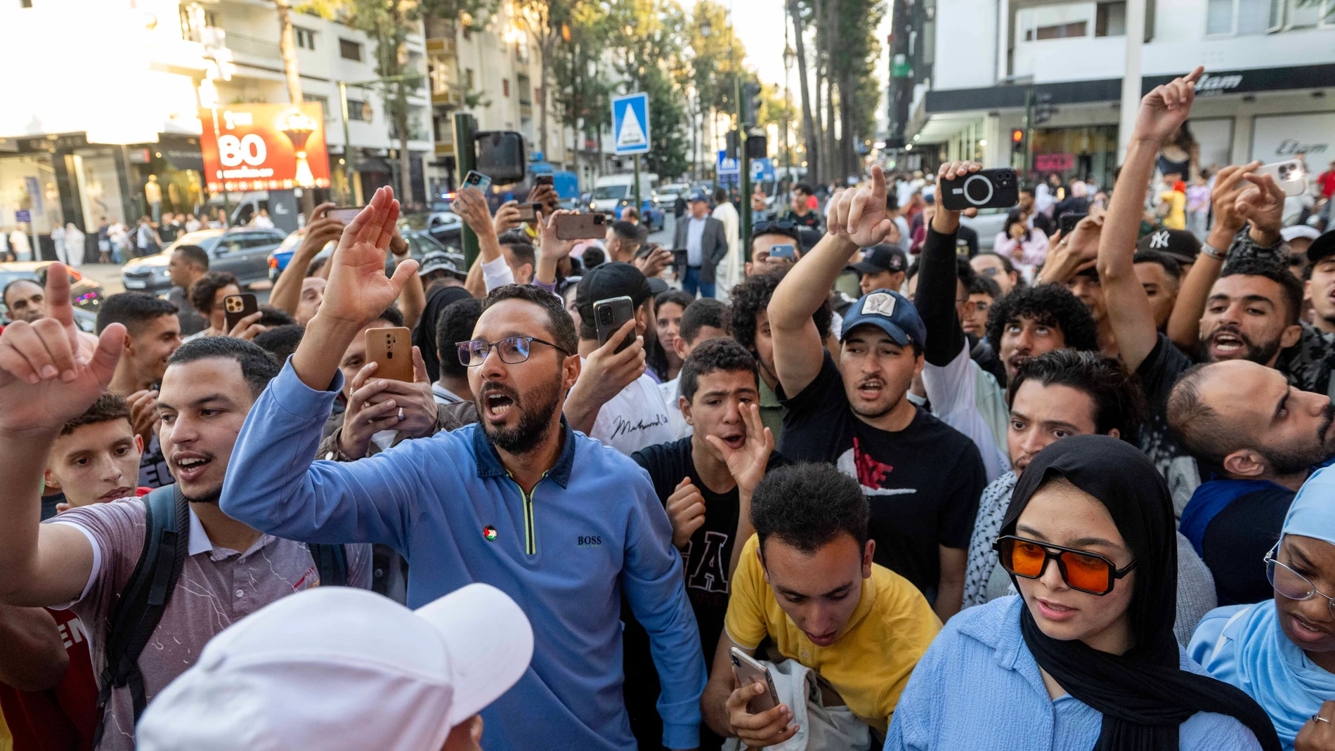 RABAT (Morocco), 02/10/2025.- Moroccan youths demonstrate for reforms in the healthcare and education sectors in Rabat, Morocco, 02 October 2025. (Protestas, Marruecos) EFE/EPA/JALAL MORCHIDI