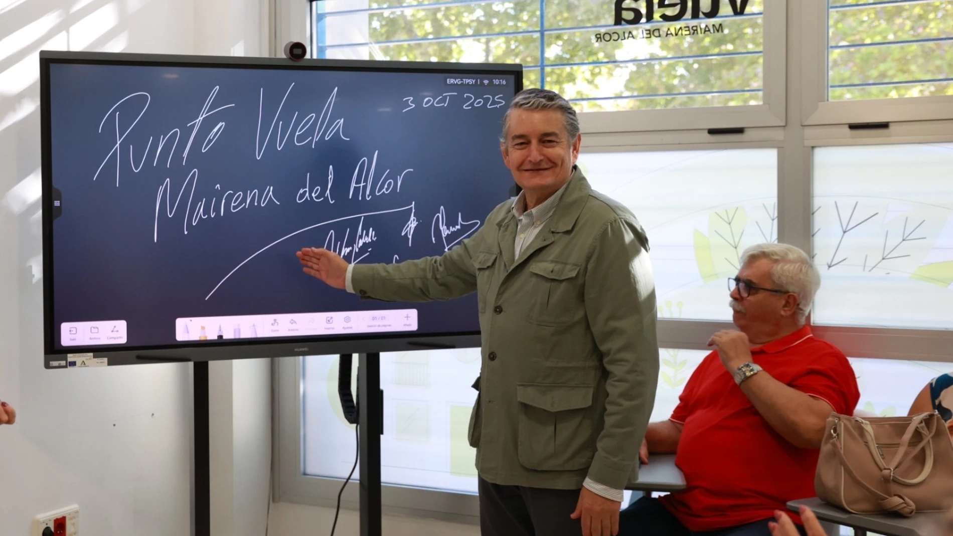 Antonio Sanz, en la inauguración del Punto Vuela de Mairena del Alcor.