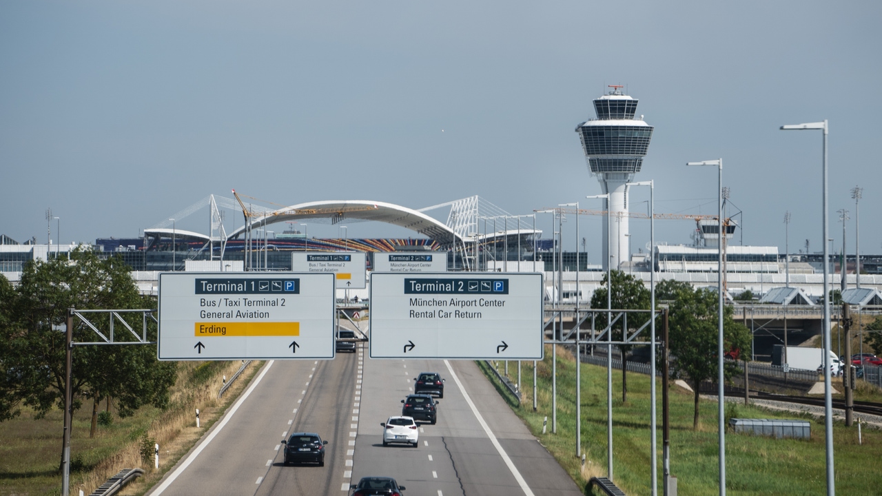 El aeropuerto de Munich vuelve a cerrar esta noche tras detectarse de nuevo más drones