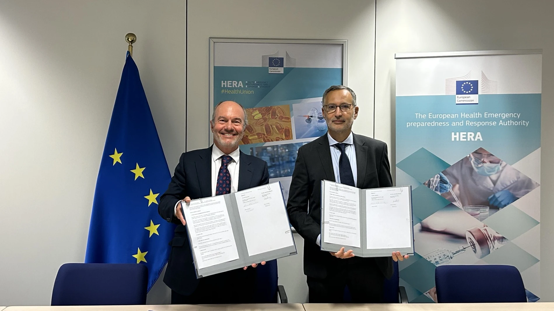 A la izquierda, David Nogareda, presidente y consejero delegado de Hipra, y Laurent Muschel, director of Health Emergency Preparedness and Response Authority (HERA)