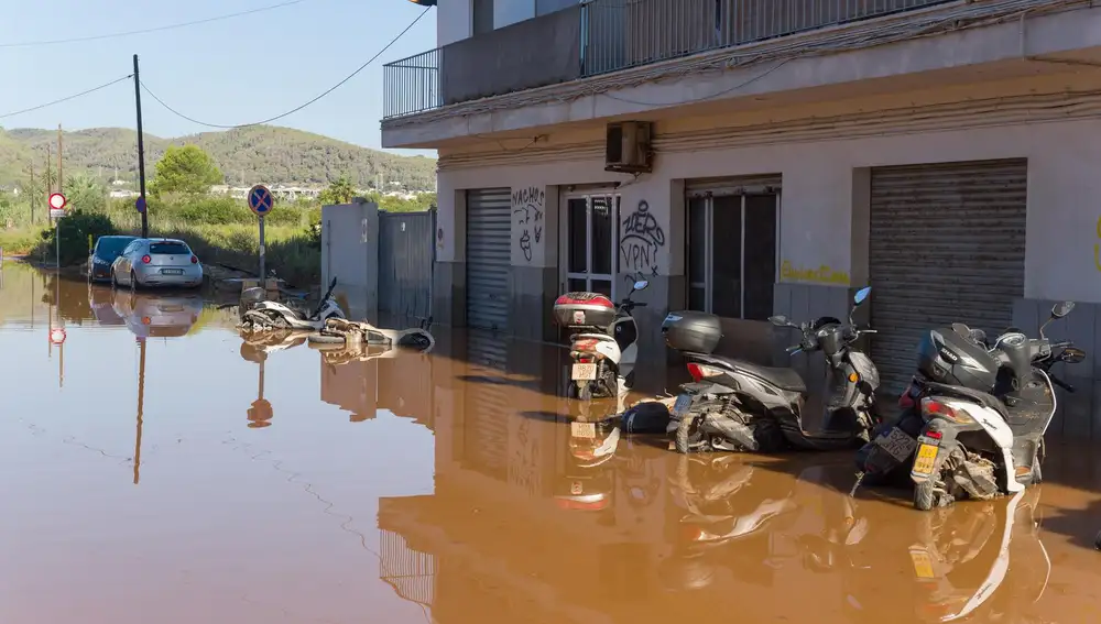Reabren en Ibiza algunas calles cortadas por las lluvias mientras otras siguen cerradas