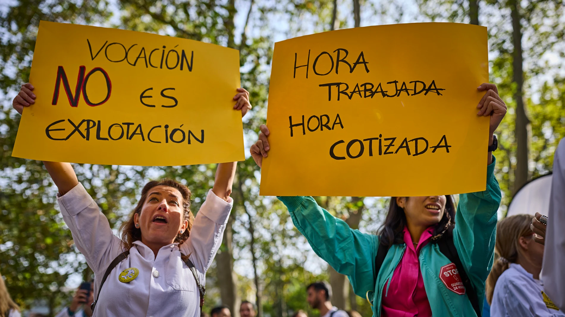 Manifestación de los médicos del Sistema Nacional de Salud Manifestación de los médicos del Sistema Nacional de Salud durante la segunda huelga este viernes en Madrid para protestar por la propuesta del Ministerio de Sanidad para reformar el Estatuto Marco que regula las condiciones laborales de los profesionales sanitarios.© Alberto R. Roldán / Diario La Razón.03 10 2025.