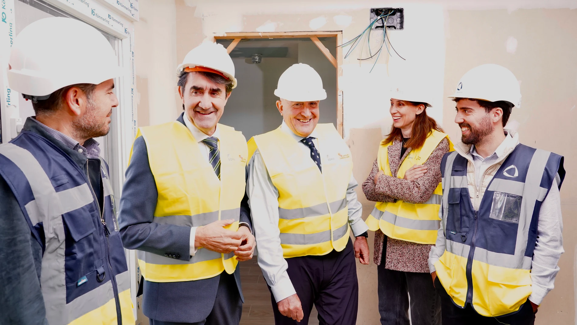 Carnero y Suárez-Quiñones visitan las obras en Parque Alameda