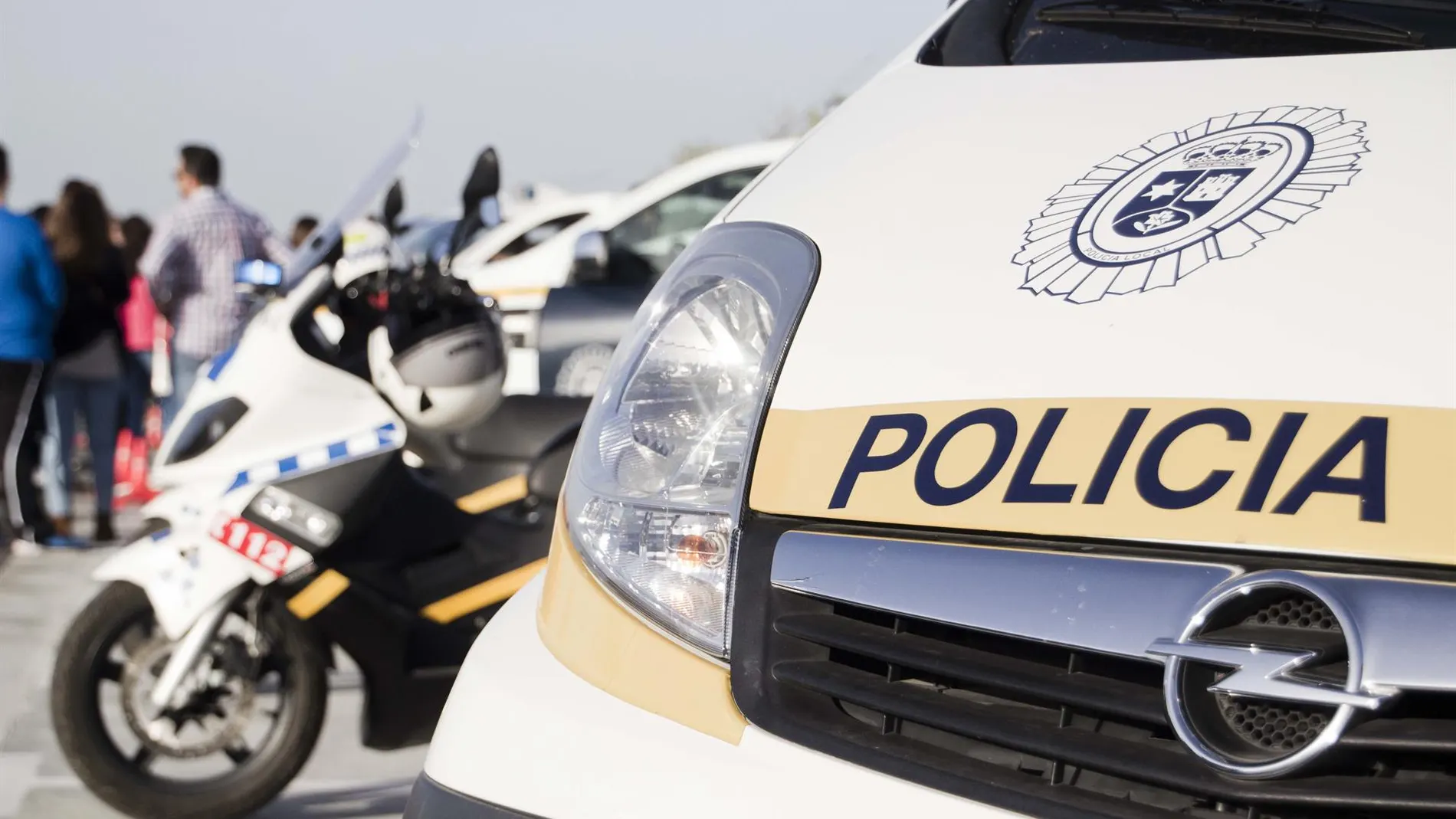 Imagen de archivo de vehículos policiales