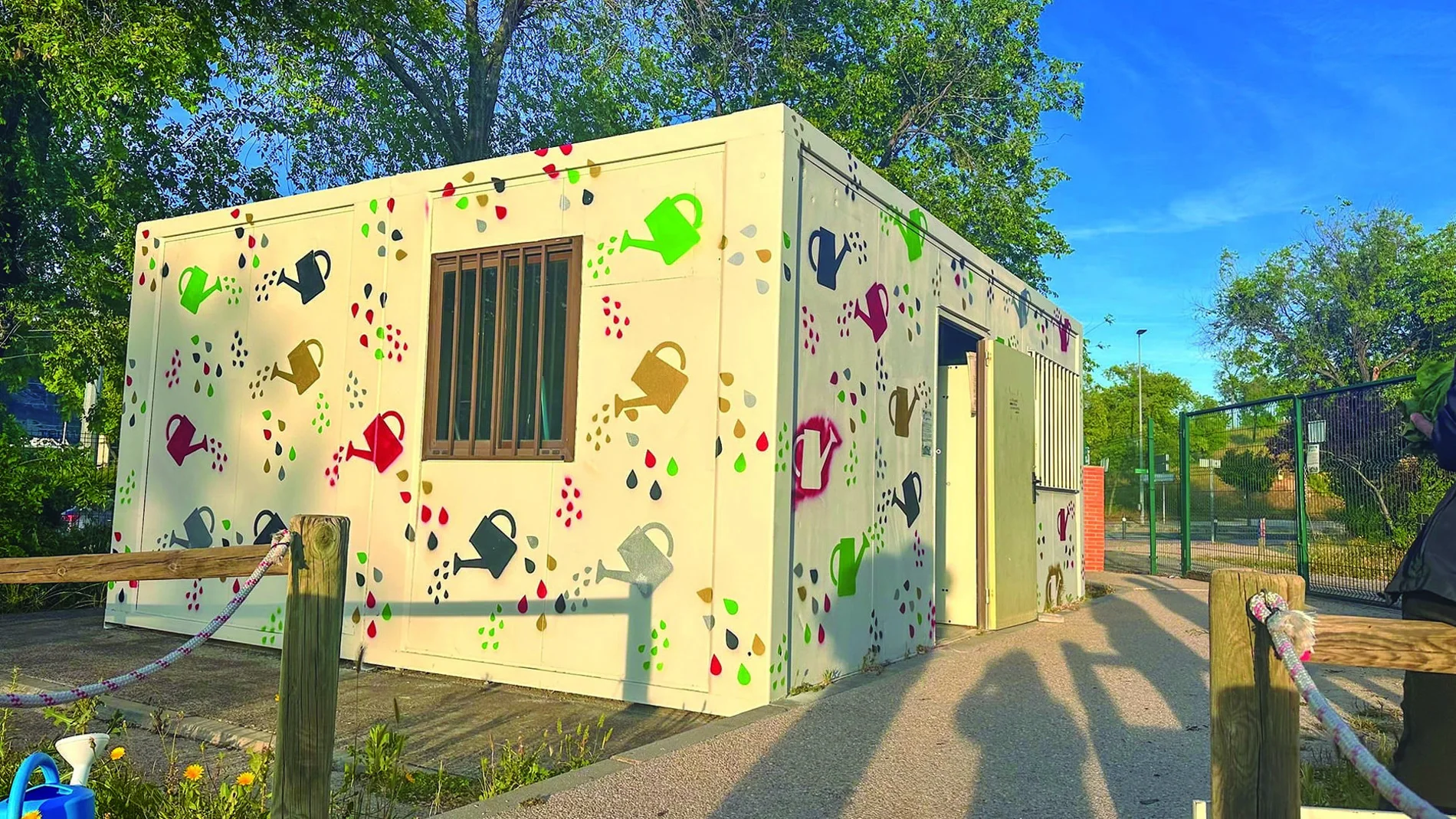 El Ayuntamiento suma un plan de escarigrafiado para eliminar grafitis y proteger el patrimonio