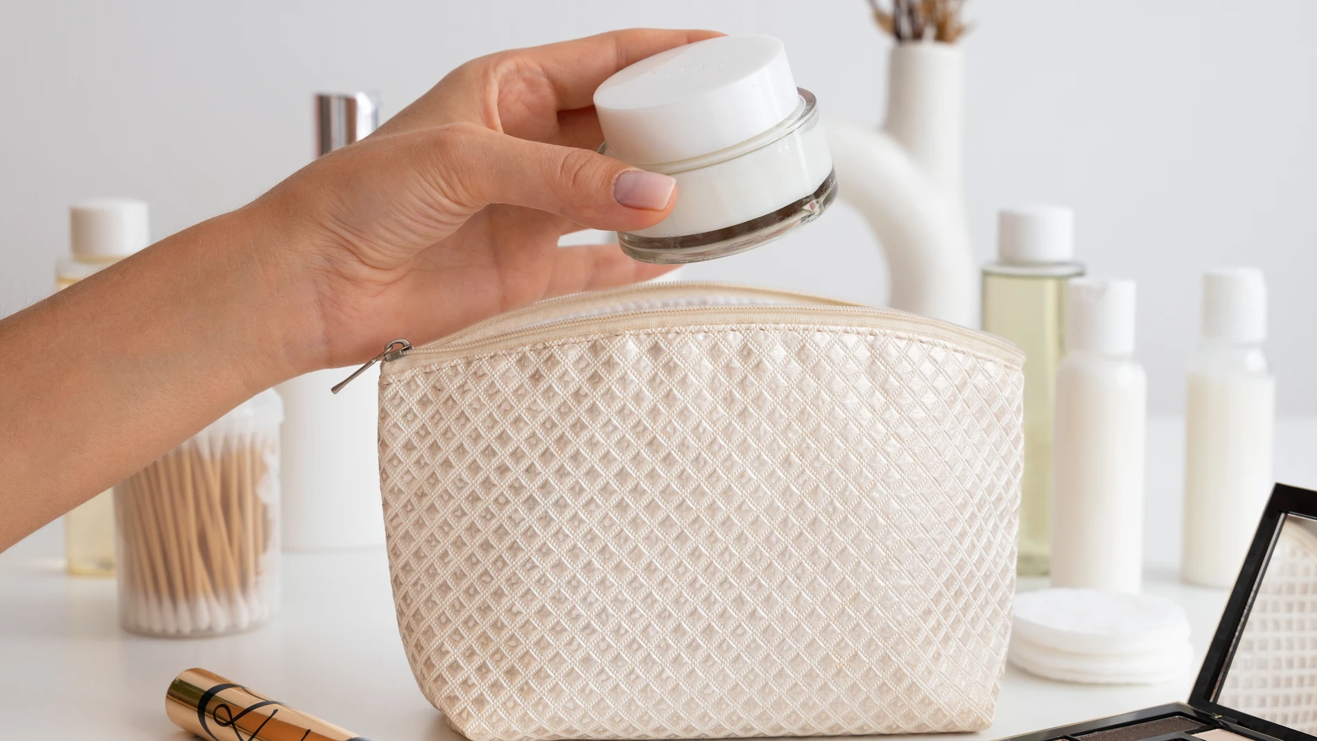 Los 3 ingredientes que no pueden faltar en tu rutina de belleza (y un extra que amarás)