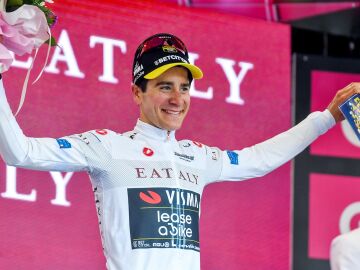 Ciclismo.- CORR. El belga Cian Uijtdebroeks ficha por el Movistar Team hasta 2029