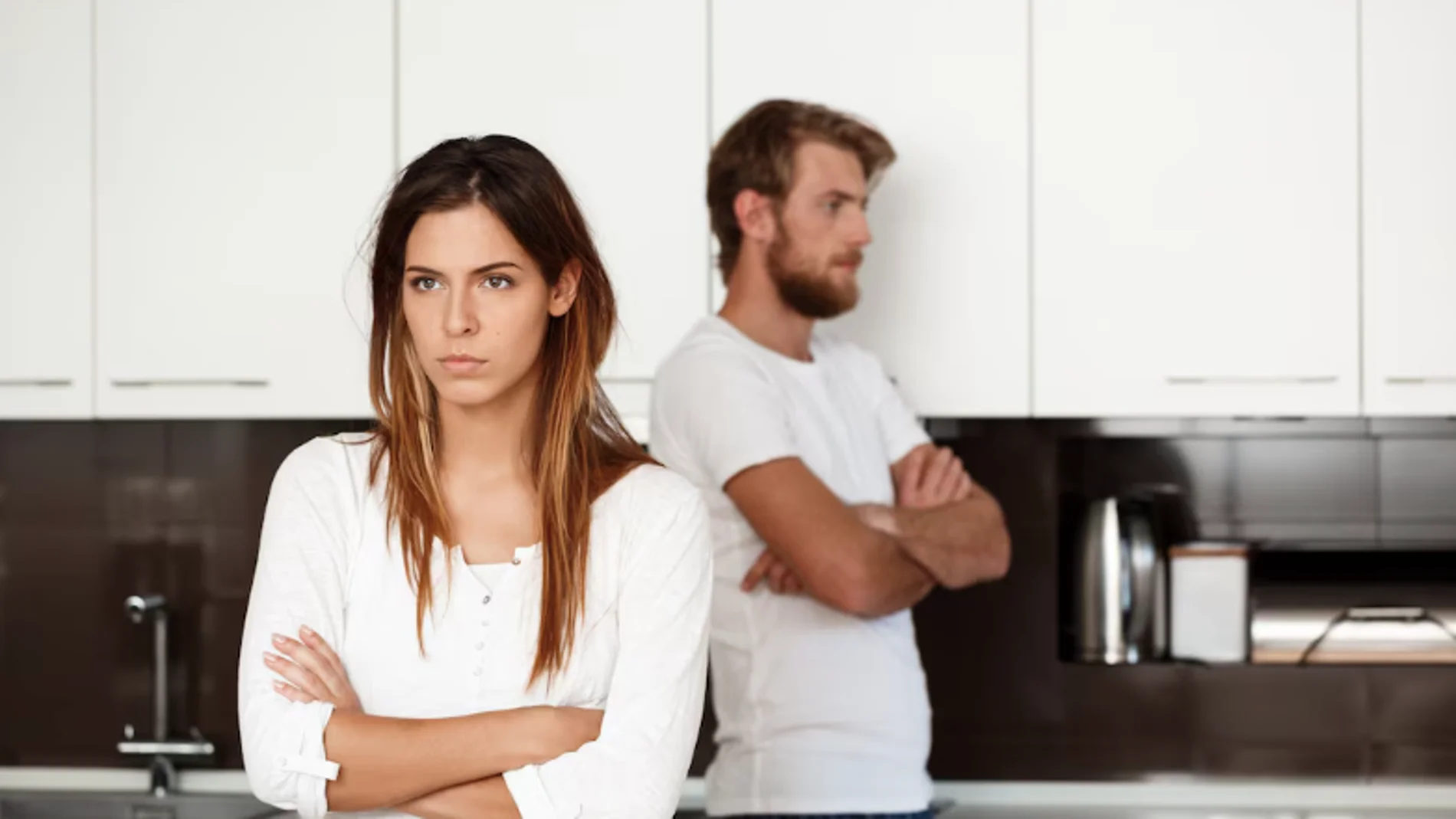 Estos son los síntomas que tiene una ruptura traumática en tu rutina, según una psicóloga