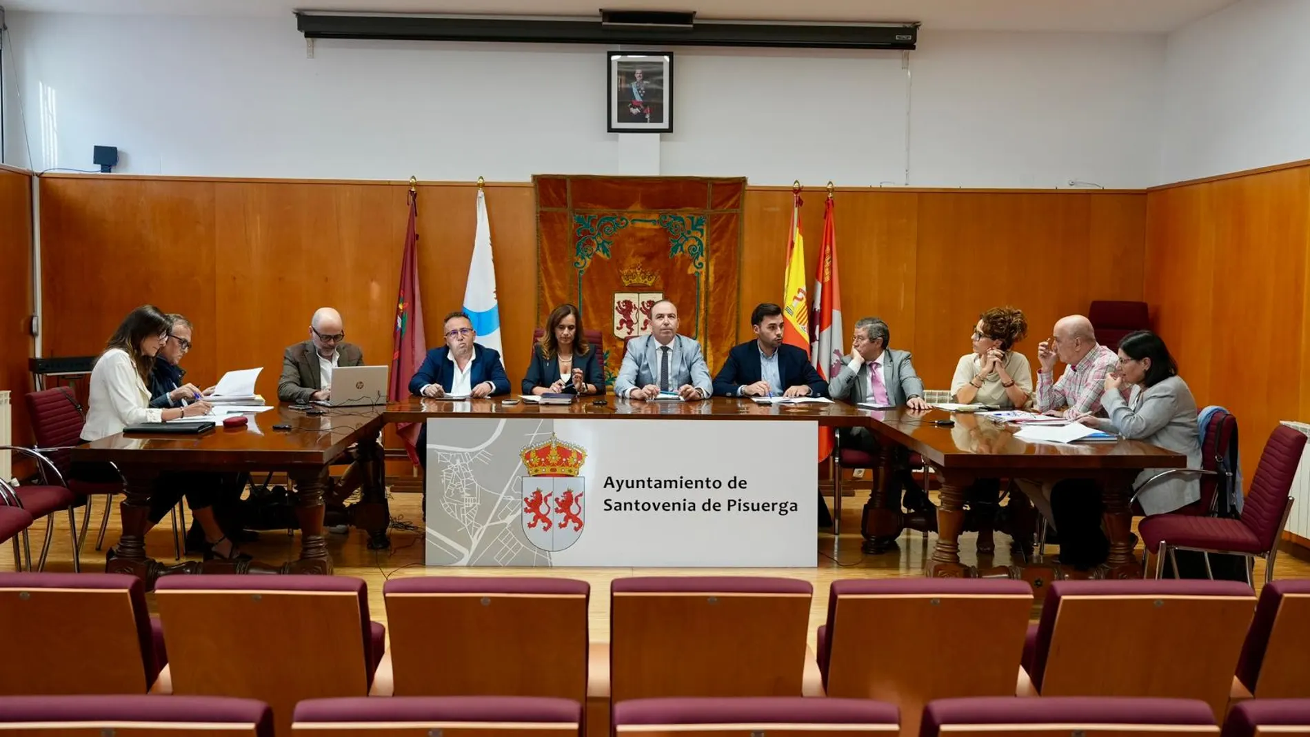 Mesa del Diálogo Social de la Diputación de Valladolid celebrada en el Ayuntamiento de Santovenio de Pisuergo