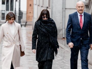 La expareja del exministro &Aacute;balos, Jesica Rodr&iacute;guez, en su llegada al Tribunal Supremo.