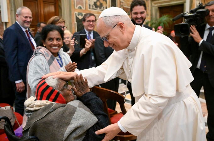 El Papa León XIV durante una audiencia este viernes en el Vaticano con los participantes de un congreso internacional sobre la Pastoral de las Personas Mayores 