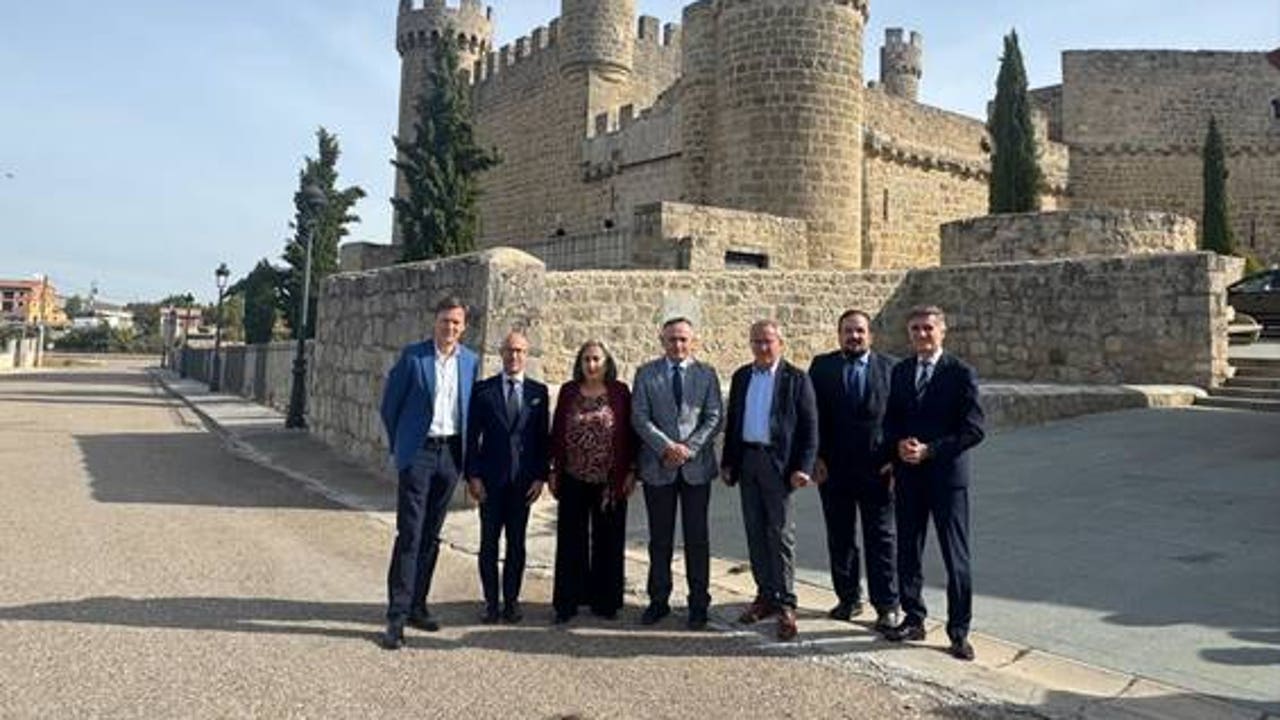Asteo Red Neutra y ZTE conectan con fibra el histórico castillo de Olmillos de Sasamón