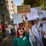 Manifestación de los médicos del Sistema Nacional de Salud durante la segunda huelga este viernes en Madrid pa Manifestación de los médicos del Sistema Nacional de Salud durante la segunda huelga este viernes en Madrid pa