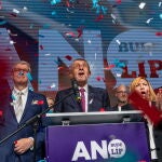 Andrej Babis celebra su victoria electoral con sus seguidores en Praga