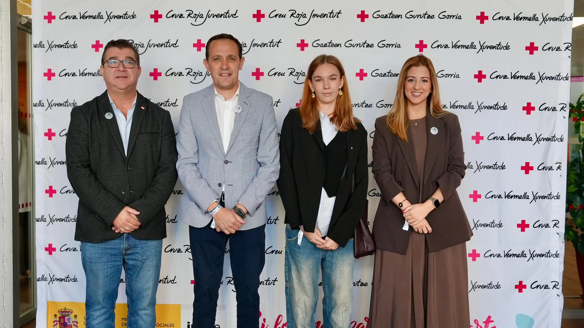 El presidente de la Diputación de Valladolid, Conrado Íscar, participa en el 50 aniversario de Cruz Roja Juventud en la provincia, junto a Juan José Zancada, Paula Gibello, y la concejala Carolina del Bosque