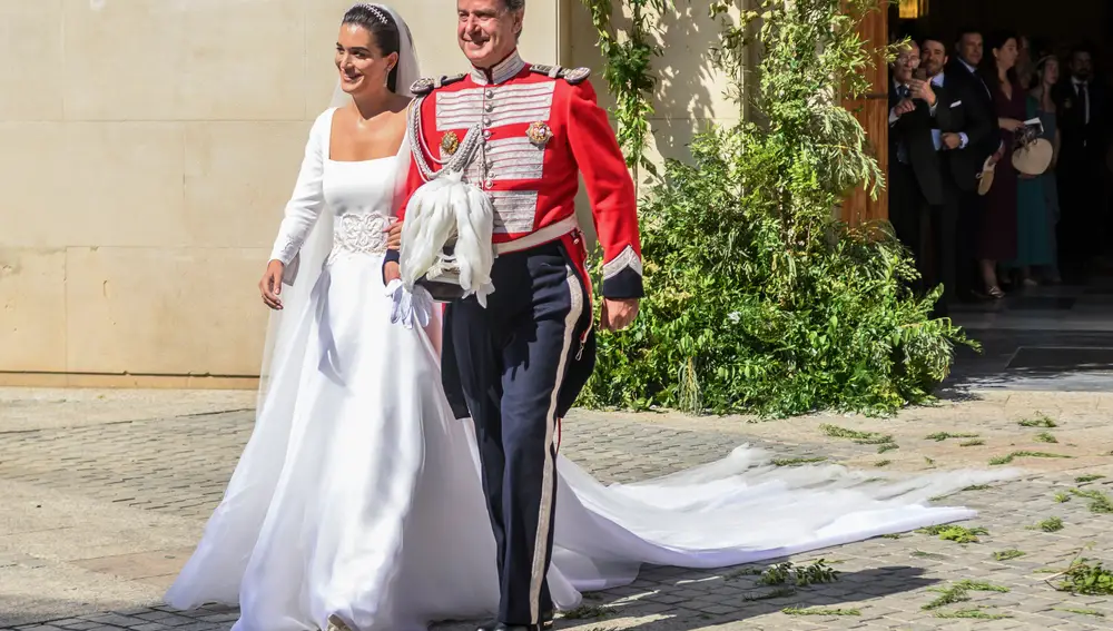 Cayetano Martínez de Irujo contrae matrimonio con Bárbara Mirján en Sevilla