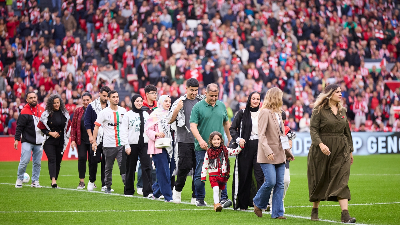 Brutal enfado por lo que ocurrió durante el homenaje del Athletic a Palestina: "Es pornográfico..."