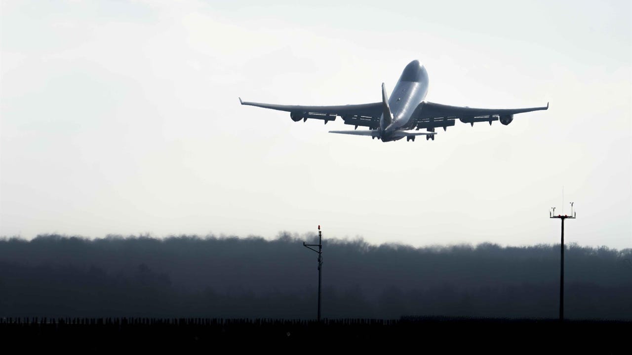 Las aerolíneas creen que Aena tiene margen para no subir las tarifas, uno de los elementos que condicionan los precios de los billetes de avión