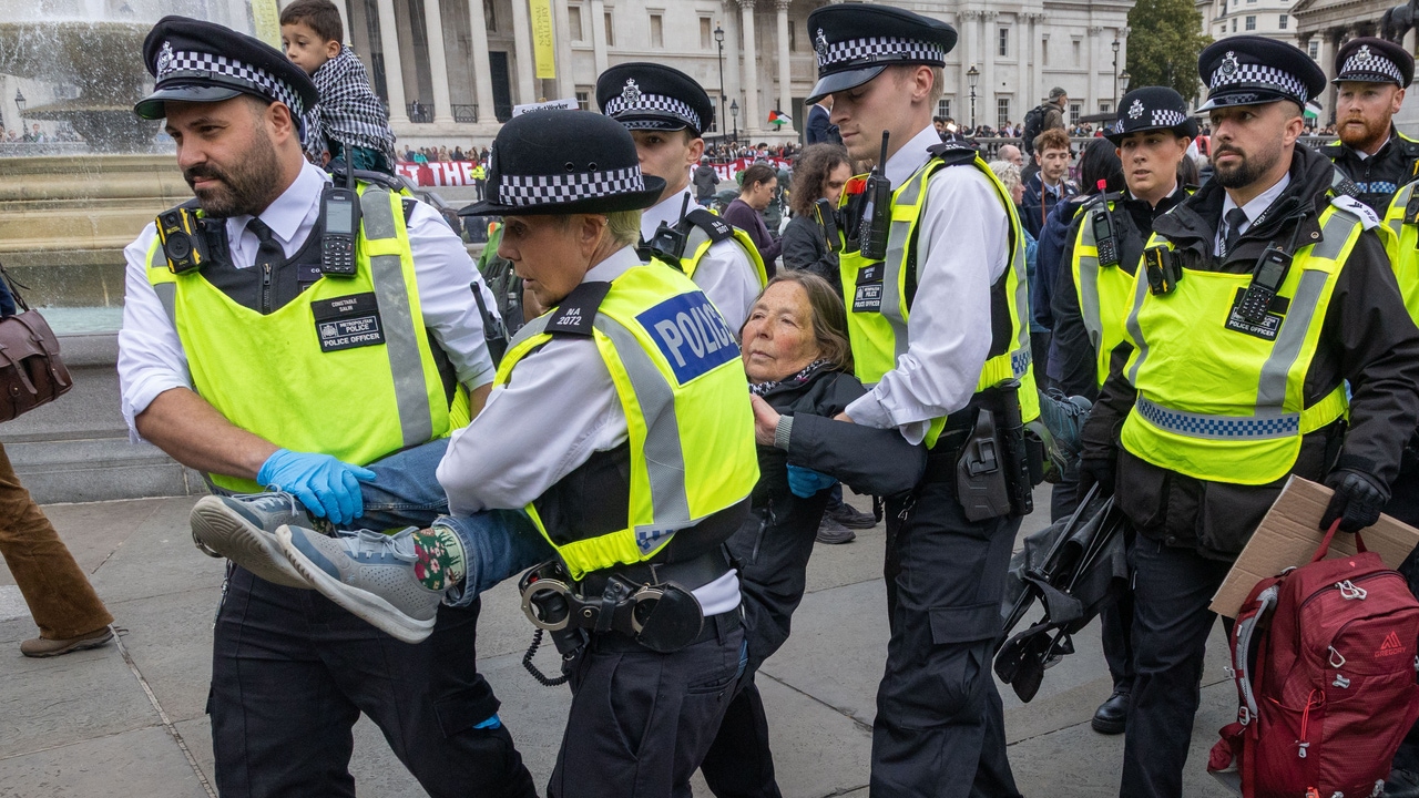 El Gobierno británico da más poderes a Scotland Yard tras los arrestos masivos en las manifestaciones propalestinas