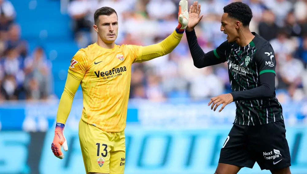 Deportivo Alaves v Elche CF - La Liga EA Sports