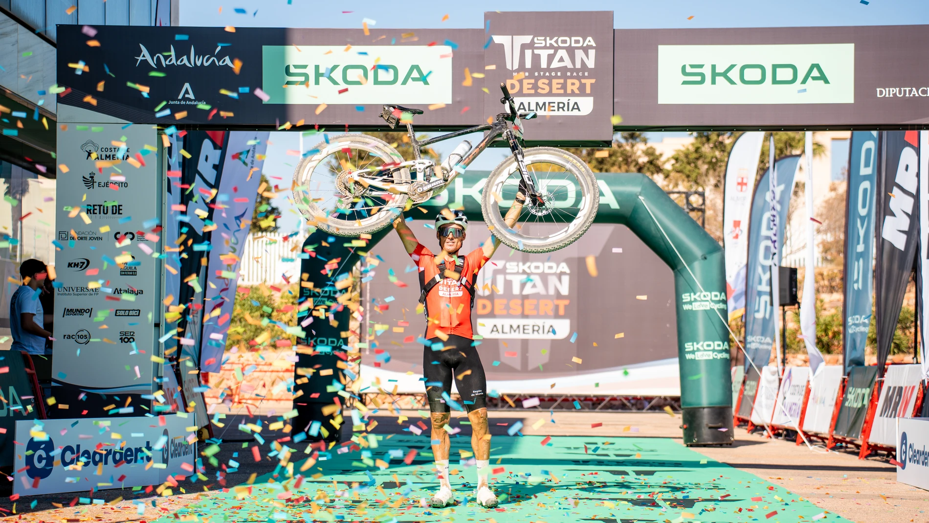 Luis León Sánchez, ganador en la Titan Desert Almería
