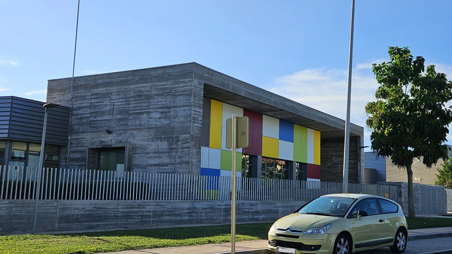 Colegio "Atenea" de la localidad vallisoletana de Arroyo de la Encomienda