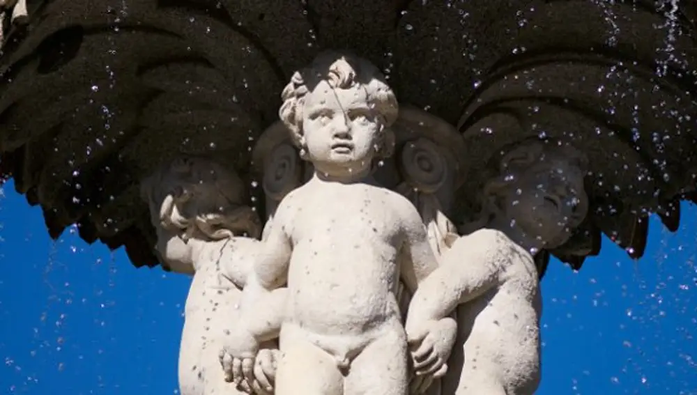 Detalle de la fuente de la alcachofa