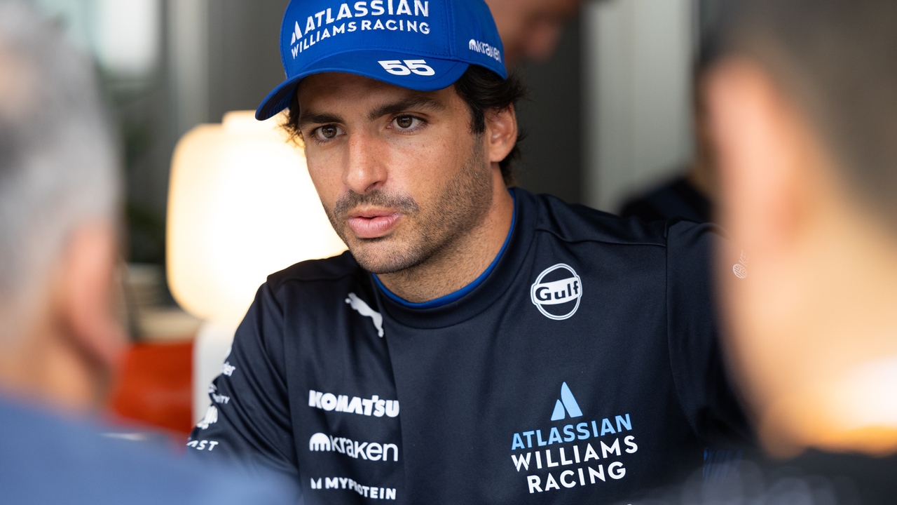 Carlos Sainz Jr. habla alto y claro sobre la situación política en España: "Me pone de mal humor..."