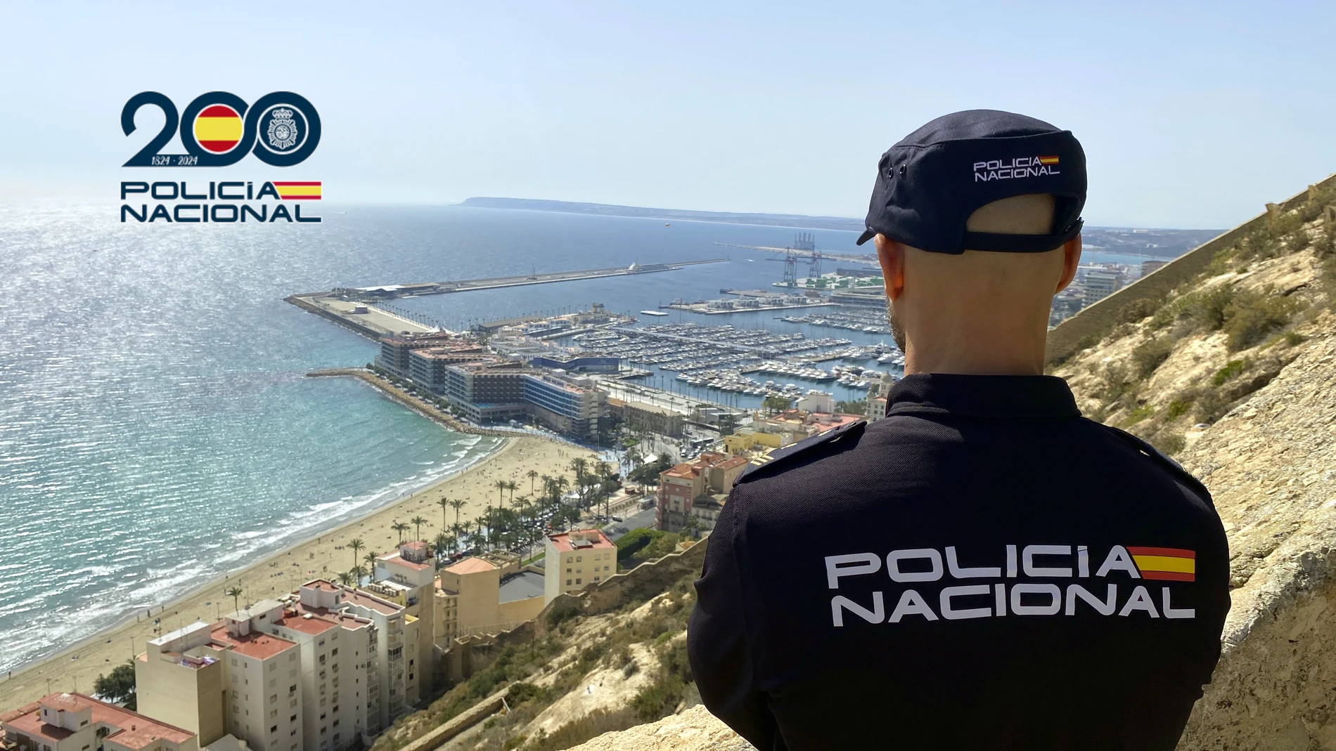 Detenidas tres personas por el hurto de un bolso a un bañista en la playa del Postiguet
