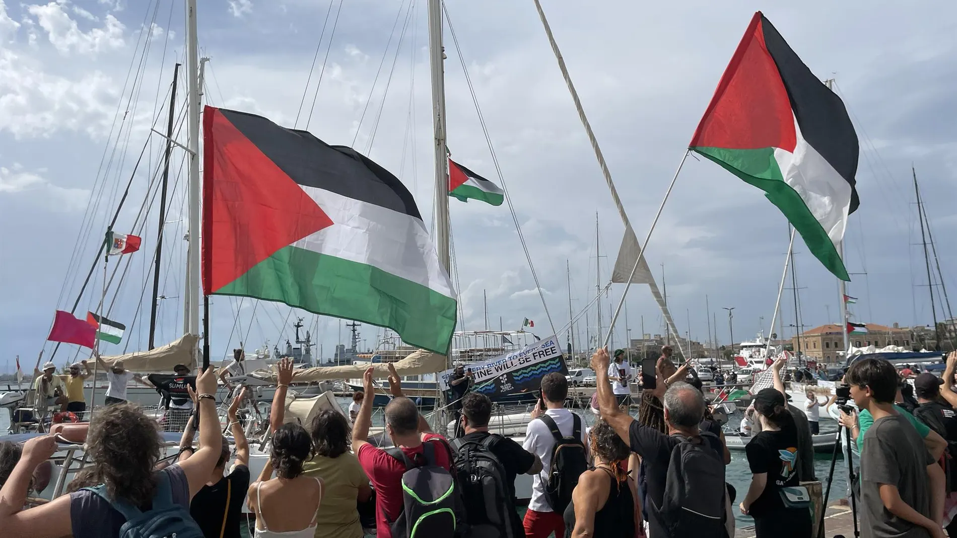 El Gobierno de Israel niega maltratos a los miembros de la Flotilla bajo su custodia