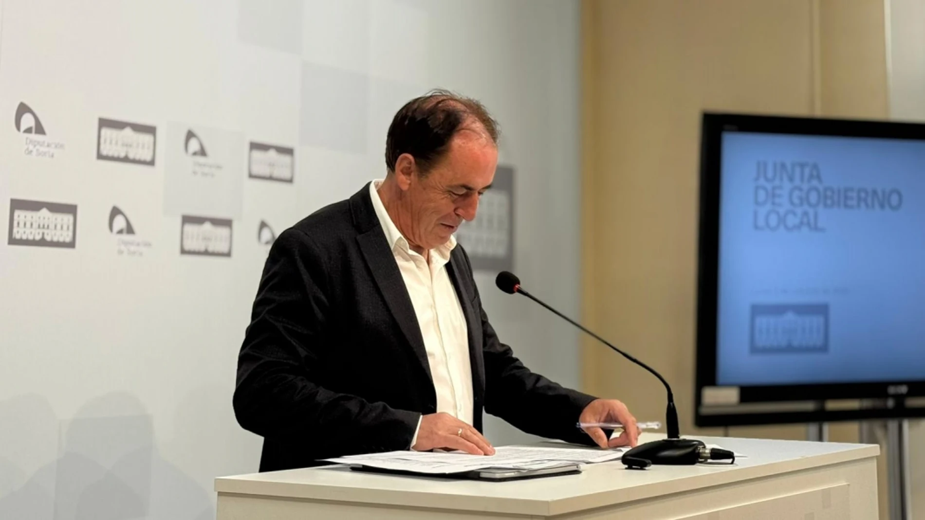El presidente de la Diputación de Soria, Benito Serrano, traslada los acuerdos de la Junta de Gobierno