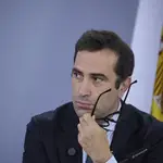 El ministro de Economía, Carlos Cuerpo, durante una rueda de prensa posterior a la reunión del Consejo de Ministros, en el Palacio de la Moncloa,