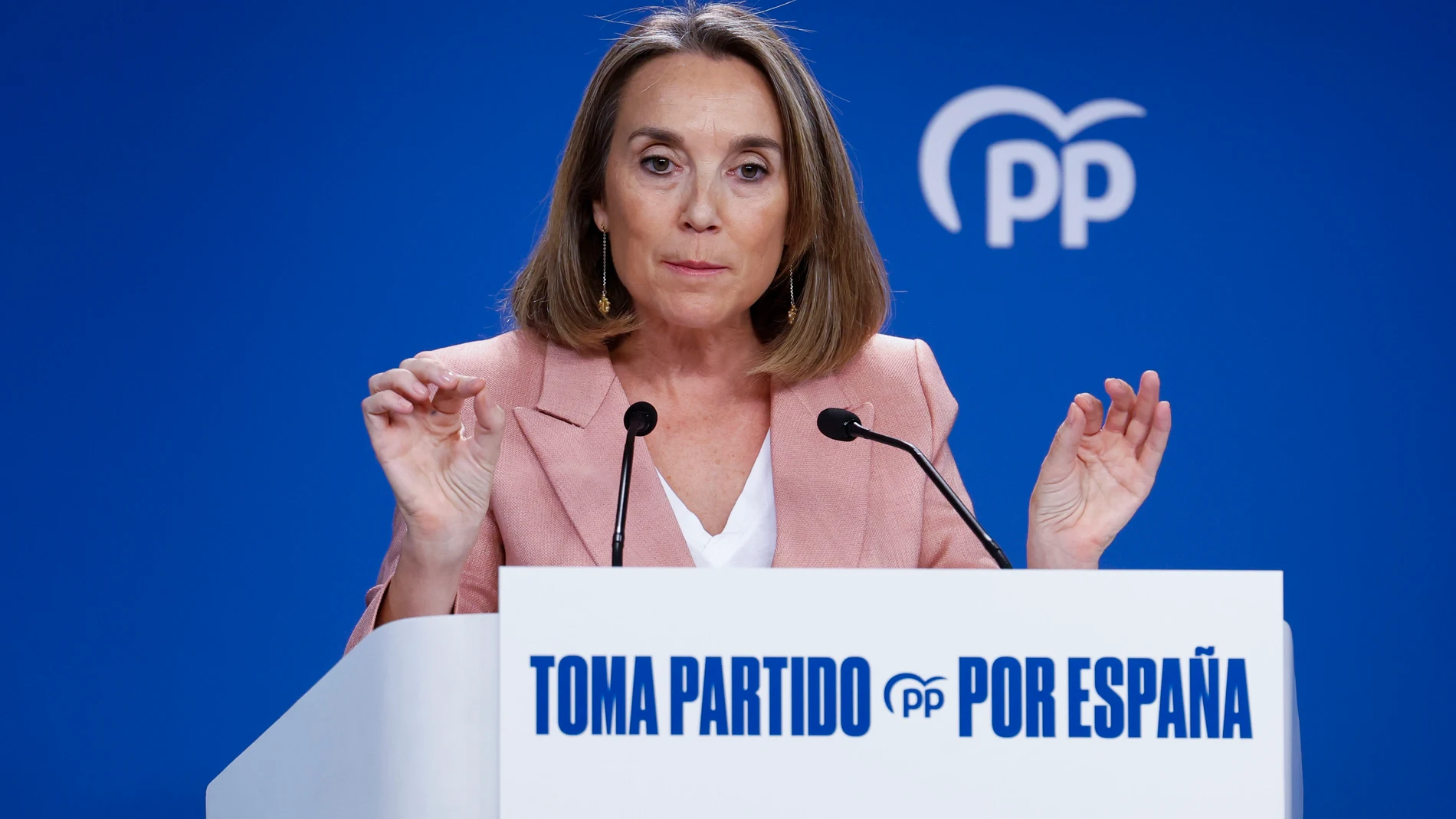 MADRID, 06/10/2025.- La vicesecretaria general del PP, Cuca Gamarra, da una rueda de prensa tras la reunión del Comité de Dirección del partido este lunes en la sede de la formación política en Madrid. EFE/ Javier Lizón