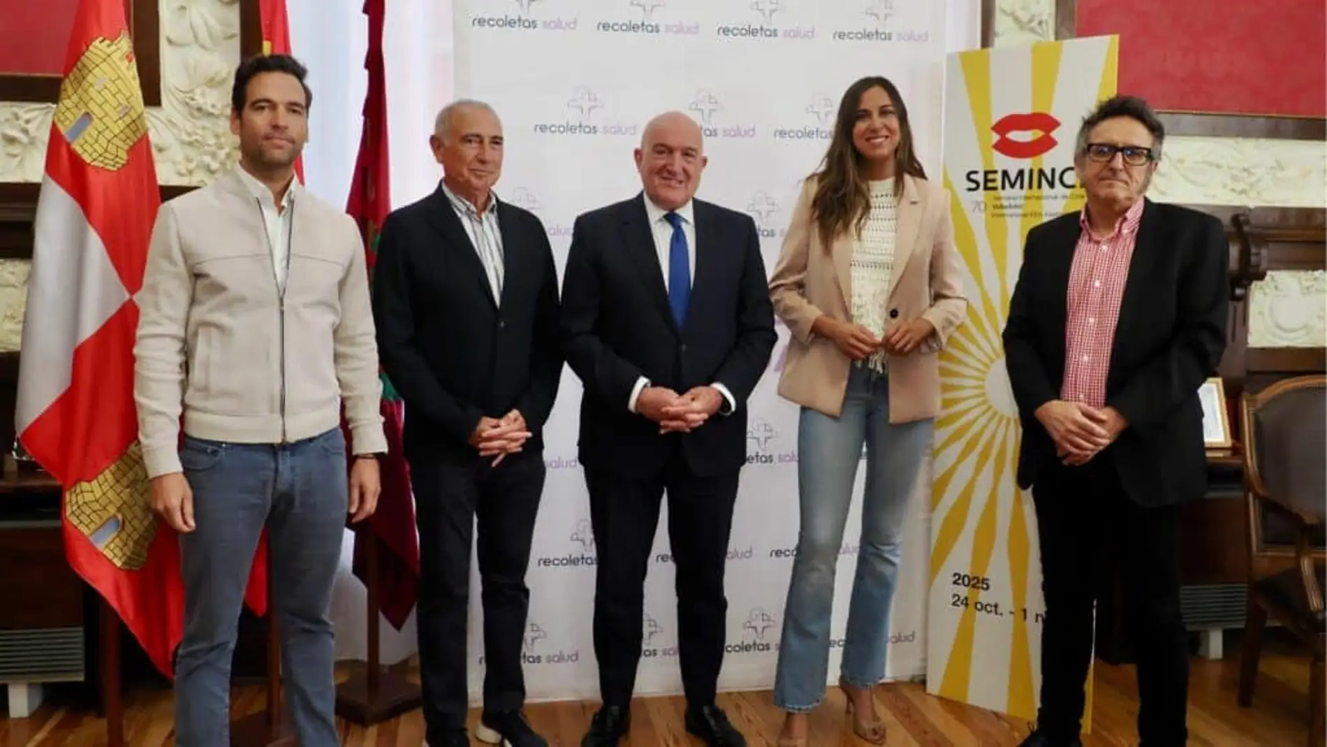 Roldán Rodríguez, director general de Recoletas Salud; Armando Rodríguez, presidente de Recoletas Salud; Jesús Julio Carnero, alcalde de Valladolid; Blanca Jiménez Cuadrillero, concejala de Turismo, Eventos y Marca Ciudad, y José Luis Cienfuegos, director de Seminci
