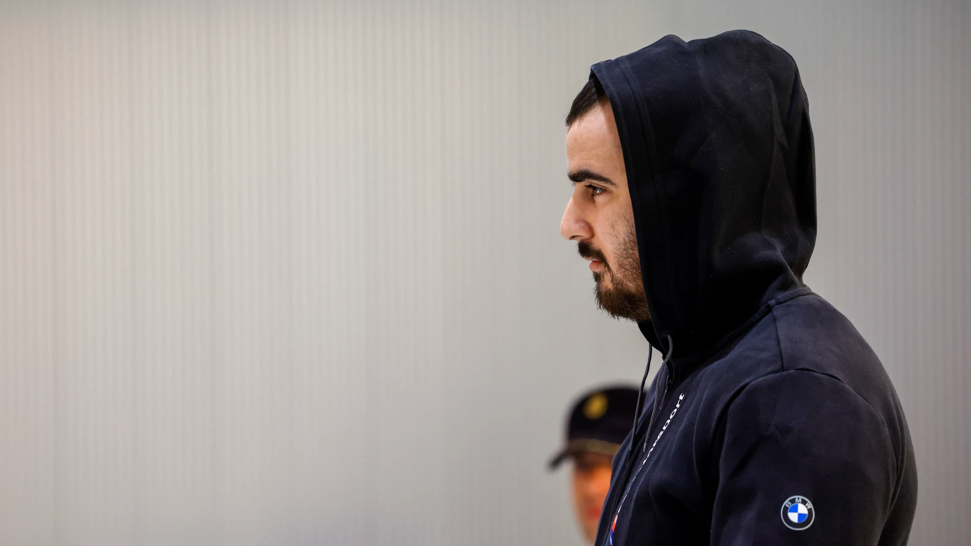 MADRID, 06/10/2025.- Yassine Kanjaa, el presunto yihadista que irrumpió con un machete al grito de Alá en dos iglesias de Algeciras (Cádiz) y asesinó al sacristán Diego Valencia e hirió de gravedad al sacerdote Antonio Rodríguez el 25 de enero de 2023, en el juicio que se celebra contra él en la Audiencia Nacional en Madrid este lunes. EFE/ Zipi / POOL