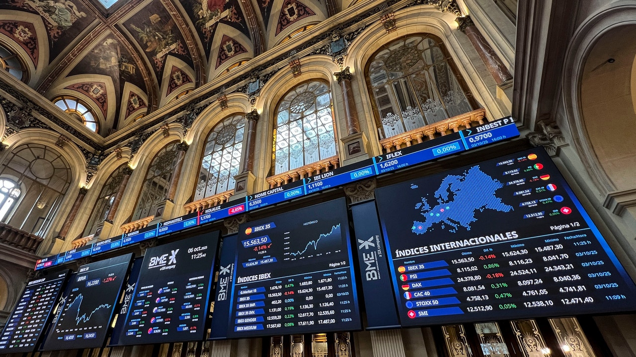 El Ibex 35 salva los muebles pese a la crisis de Francia