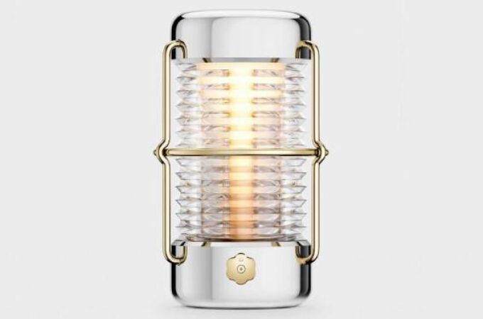 La linterna náutica de 3.200 € creada por Jony Ive, diseñador del iPhone.