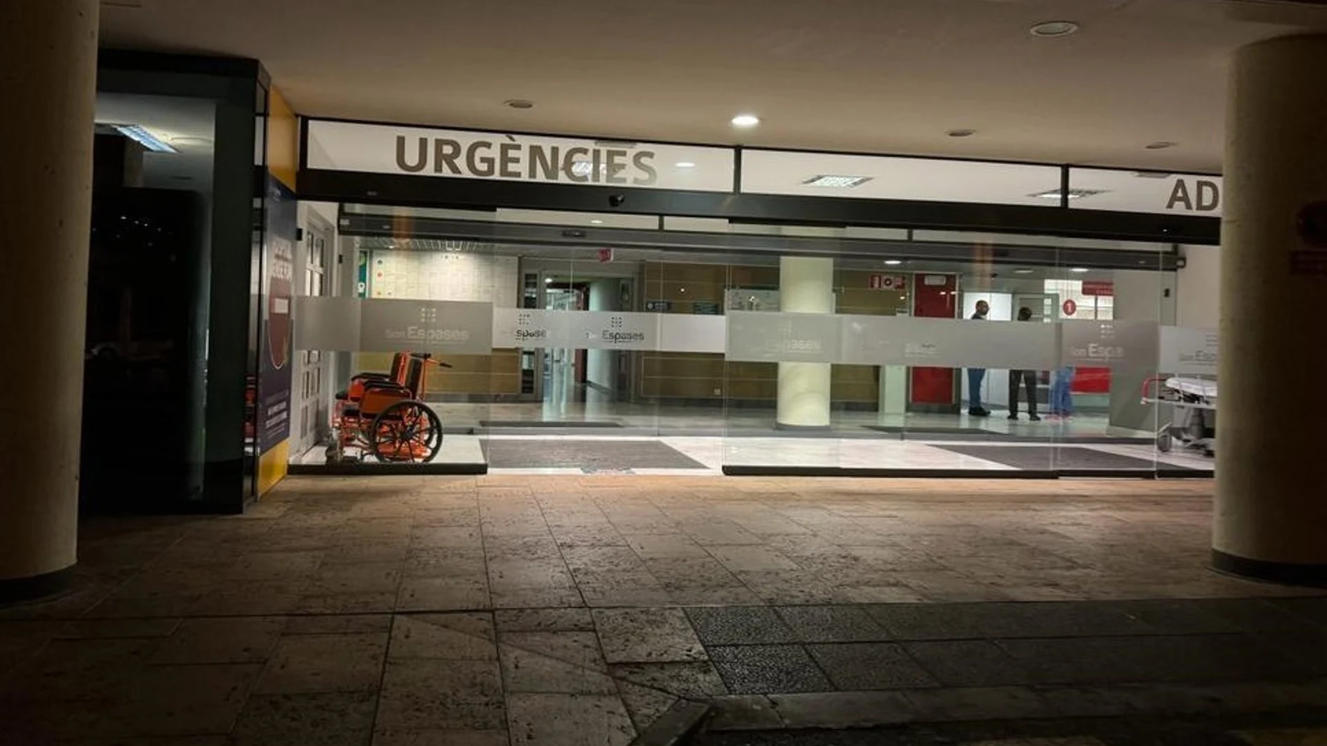 Sucesos.- La mujer apuñalada en Formentera, en la UCI estable dentro de la gravedad