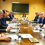 Reunión celebrada en Valladolid con la presencia de Carnero, Suárez-Quiñones y Puente