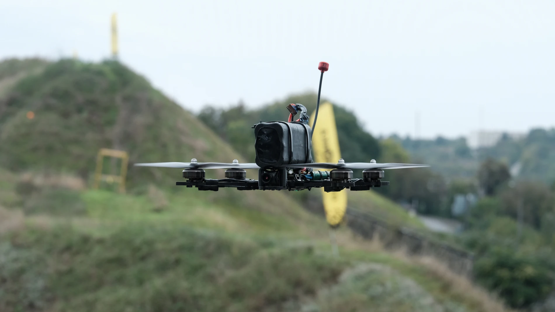 Kamianets (Ukraine), 06/10/2025.- FPV (First-person view) drone flying during one of the tests carried out in the ‘Wild Drones’ tournament, organised by the Ukrainian Armed Forces this weekend in the city of Kamianets, Ukraine, 05 October 2025. More than 250 people took part in the event, where 20 drone teams from different army brigades and training centres competed. It is the first military event of its kind to be held anywhere in the world, and it has enabled drone specialists from differe...