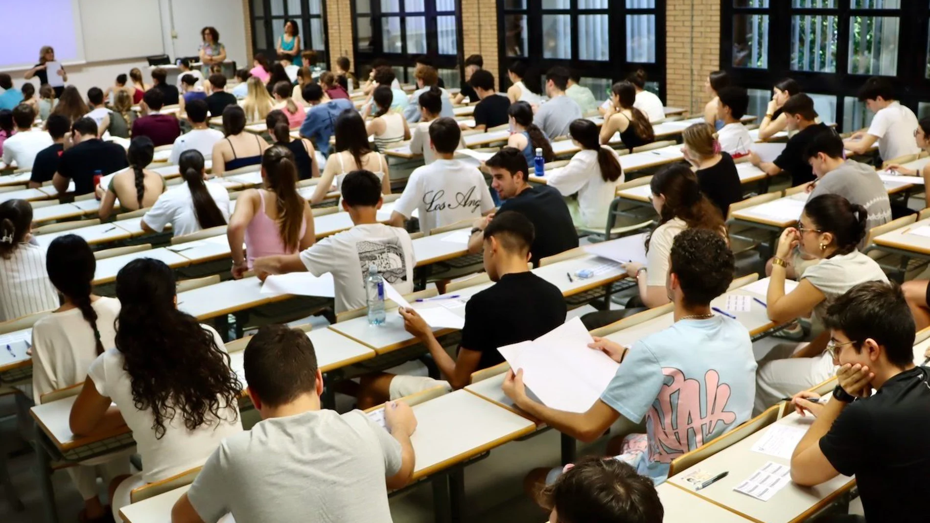 Alumnos durante la PAU 2025