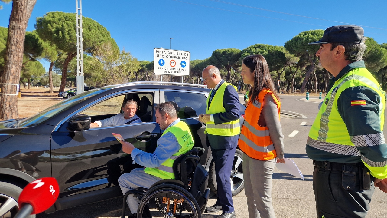 ASPAYM Castilla y León y la DGT desarrollan la campaña en carretera ‘Al volante, cero distracciones’