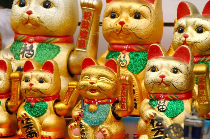 Gatos de la suerte japoneses