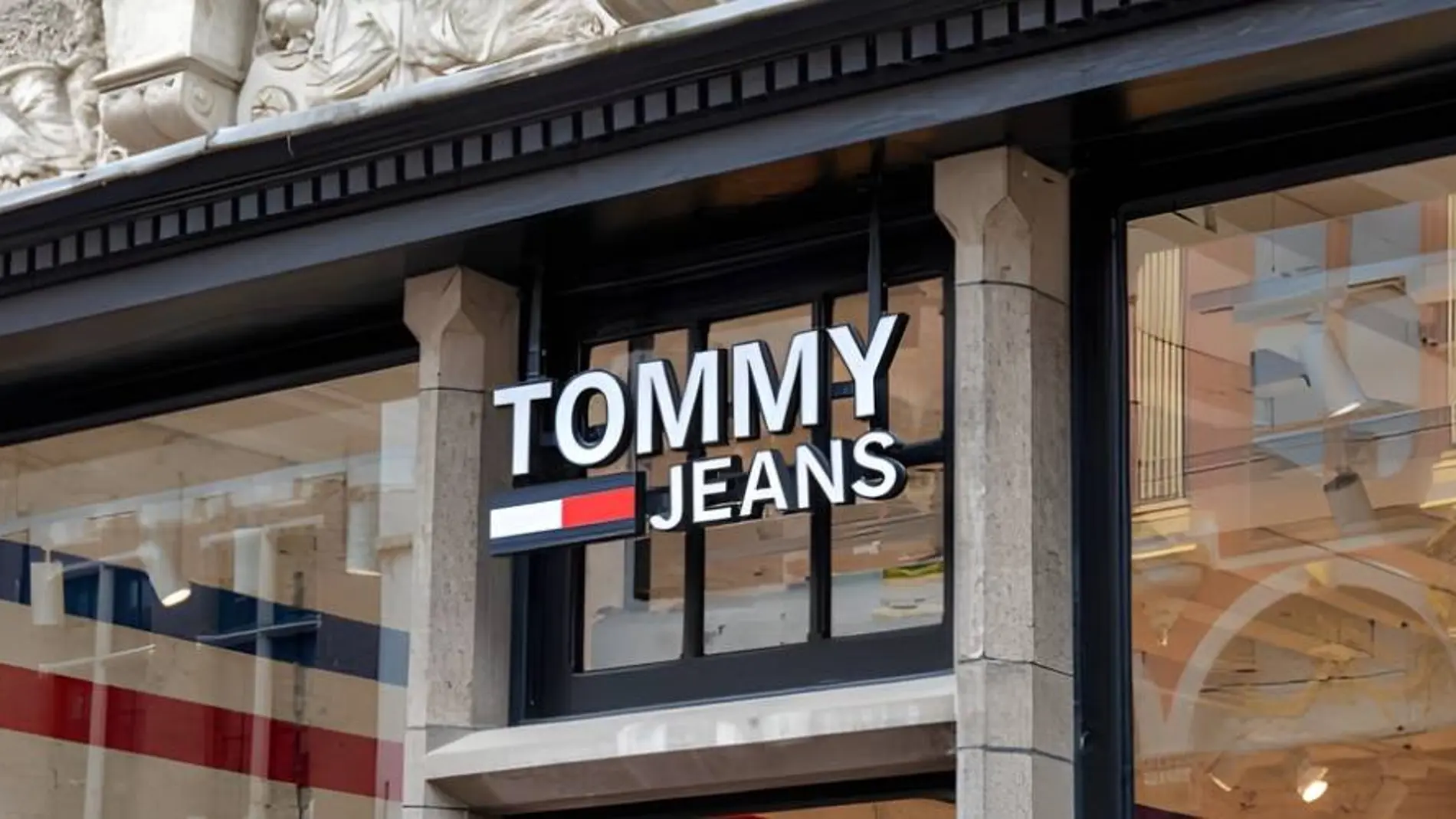 Pantalón entallado de Tommy Jeans