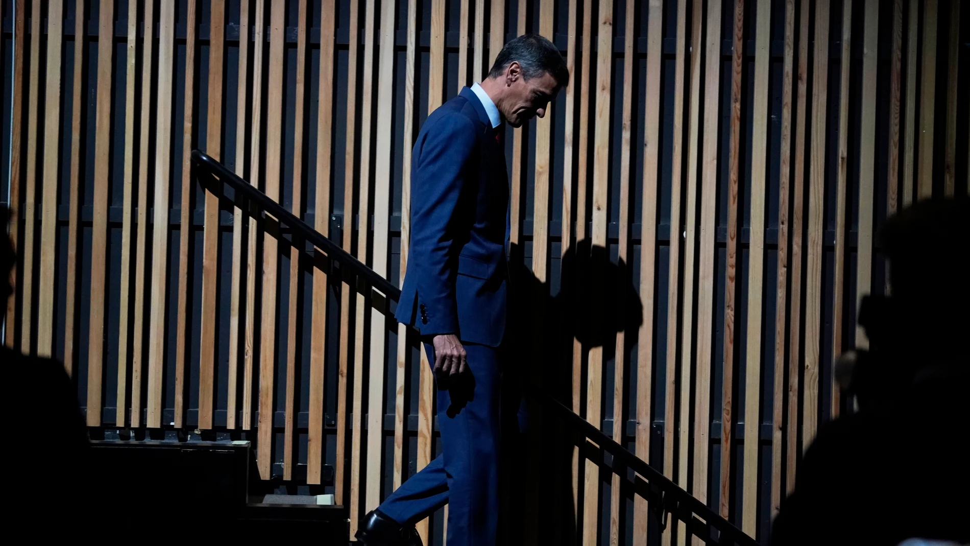 El presidente del Gobierno, Pedro Sánchez, durante la inauguración de la IX Cumbre Global de la Alianza de Gobierno Abierto (OGP) 2025, en el Palacio de Congresos Europa, a 7 de octubre de 2025, en Vitoria-Gasteiz, Álava, País Vasco (España). En la cumbre, que se celebra del 6 al 10 de octubre, participarán más de 2.000 expertos y líderes mundiales ayudando a reforzar la posición de España, que copreside el Comité Directivo de la Alianza para el Gobierno Abierto, en materia de transparencia y...