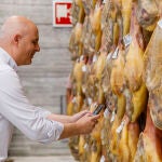 El viceconsejero Jorge Llorente en la presentación del proyecto de investigación Innomadur, promovido por el Instituto Tecnológico Agrario de Castilla y León (Itacyl)