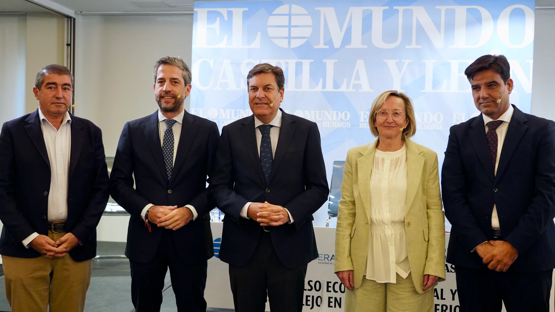 Mesa debate del Club de Prensa ‘El pulso económico global y su reflejo en la España interior’, organizado por El Mundo Castilla y León, con la participación del portavoz de la Junta y consejero de Economía y Hacienda, Carlos Fernández Carriedo; el director territorial de Unicaja Castilla y León, Manuel Rubio; el presidente de Iberaval, César Pontvianne, y la CEO de Tinto Pesquera, Olga Fernández.